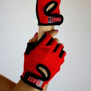 Blogilates fitness workout weightlifting gloves in Red Pepper 🏋️‍♀️